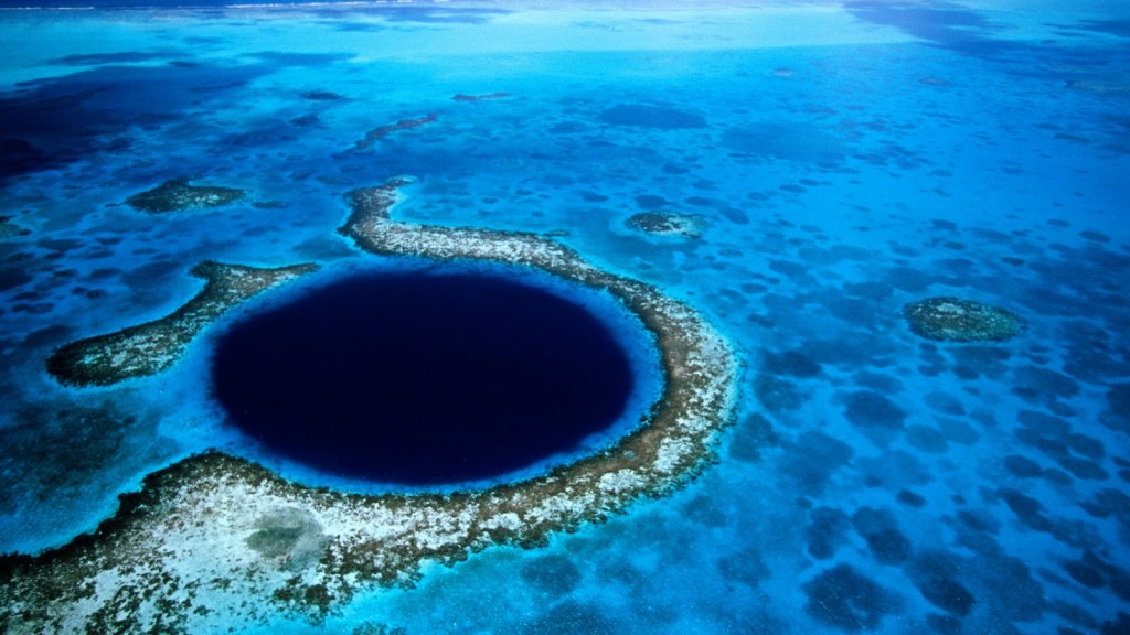 Blue-Hole-Lighthouse-Reef-Belize1